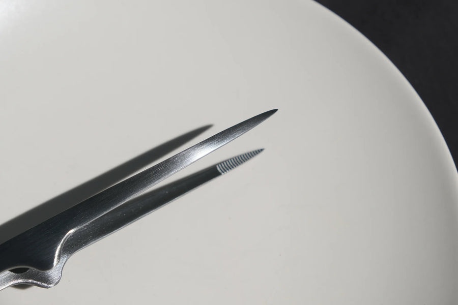 Petite Stando Tweezer Black